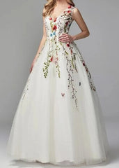 Boho Wedding Dress with Botanical Embroidery ET3041