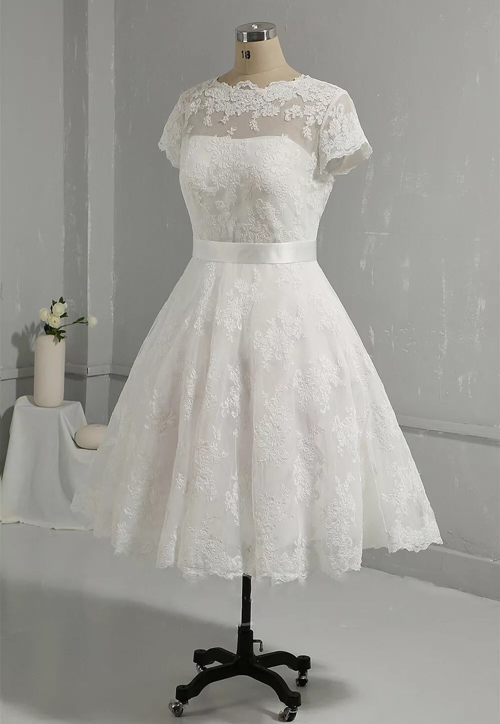 Retro 1950s Short Lace Wedding Dress with Short Sleeves | DV3034 Size 12 / White Retro 1950s Short Lace Wedding Dress with Short Sleeves | DV3034 Size 12 / White