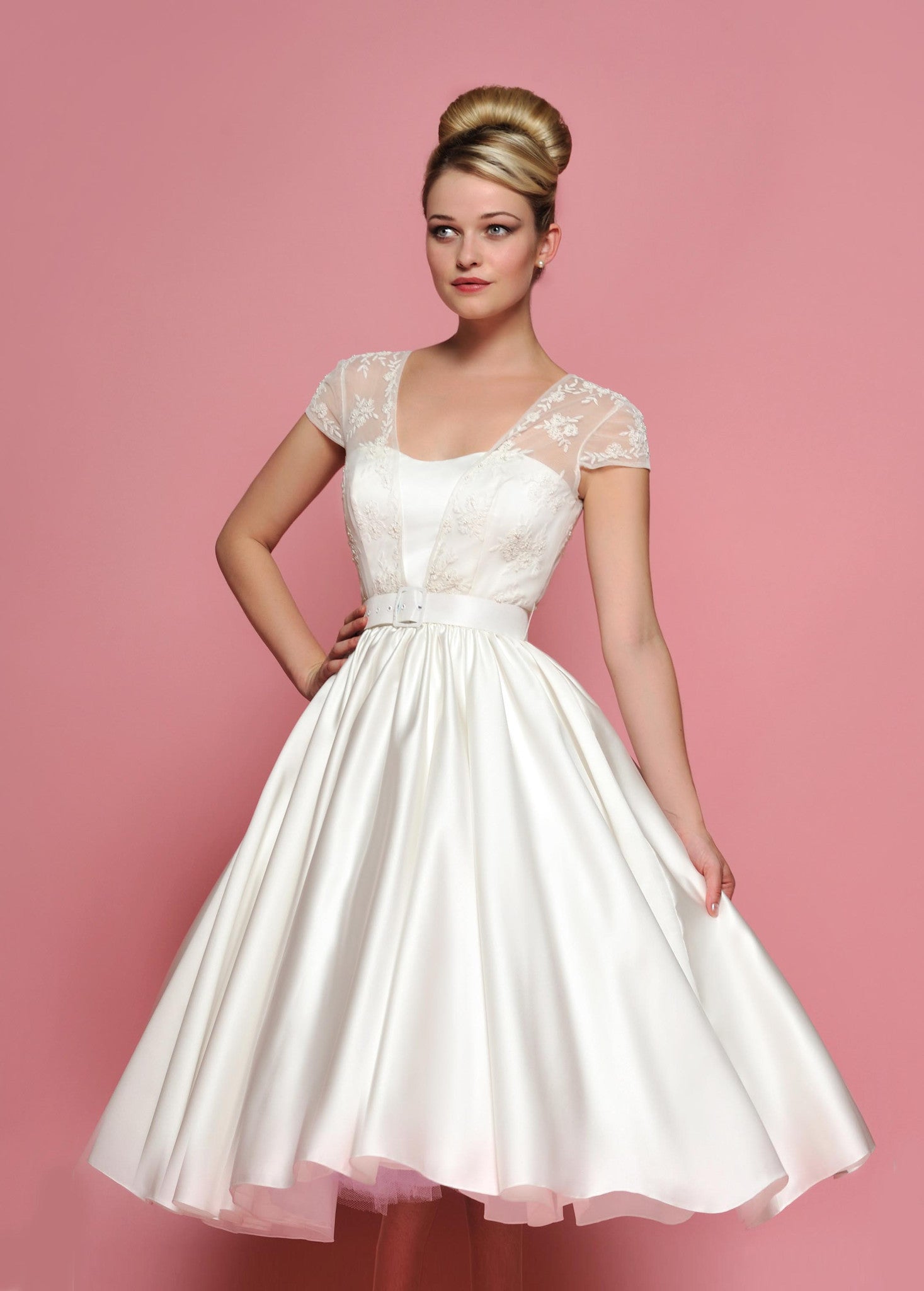 Short Lace Dress Reception Dress DV2074 Size 10 / White Short Lace Dress Reception Dress DV2074 Size 10 / White