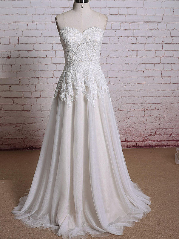 Vintage Strapless Lace Dress with Sweetheart Neckline Vintage Strapless Lace Dress with Sweetheart Neckline