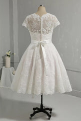 Retro 1950s Short Lace Wedding Dress with Short Sleeves | DV3034