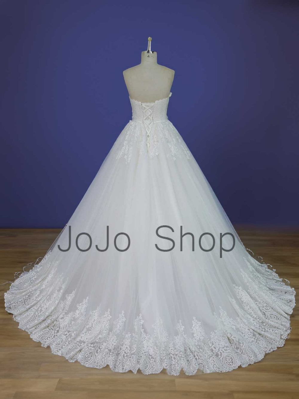 Fairytale Strapless Lace Ball Gown Wedding Dress with Sweetheart Neck RH1603
