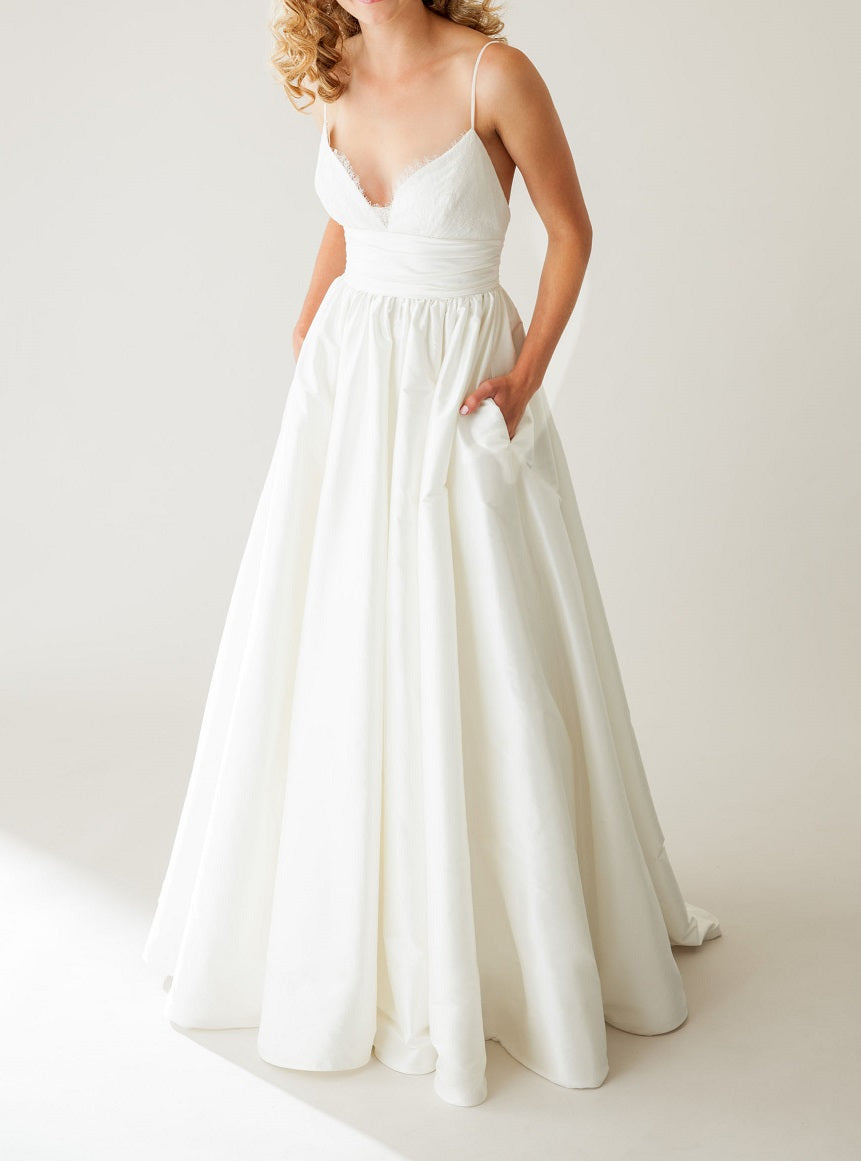 Bohemian Lace A-line Wedding Dress with Open Back