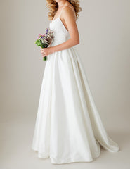 Bohemian Lace A-line Wedding Dress with Open Back