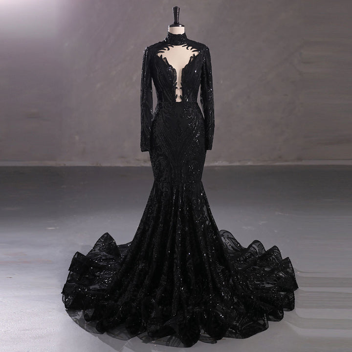 Sexy Long Black Sequins Lace Formal Evening Dress with Halter Neck EN5411