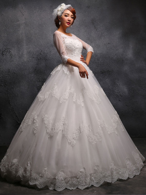 Victorian Vintage Style Lace Debutante Ball Gown Dress with 3/4 Sleeves X024 Size 10 / White